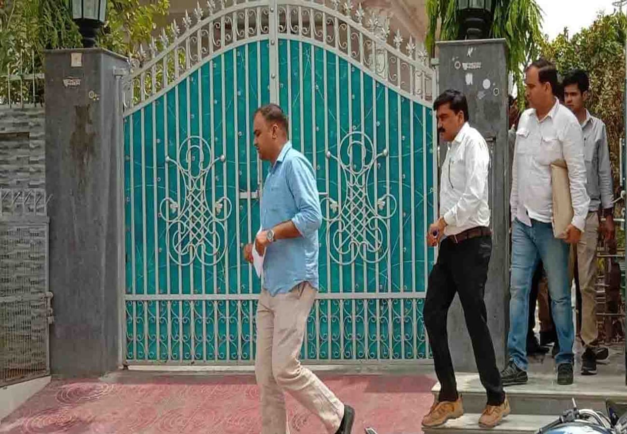cbi raid in case of illegal mining in hamirpur