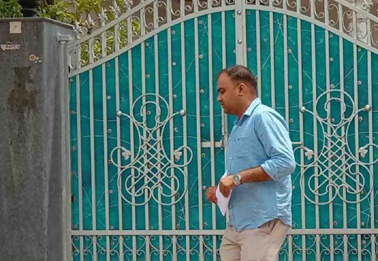 cbi raid in hamirpur in illegal mining during akhilesh government