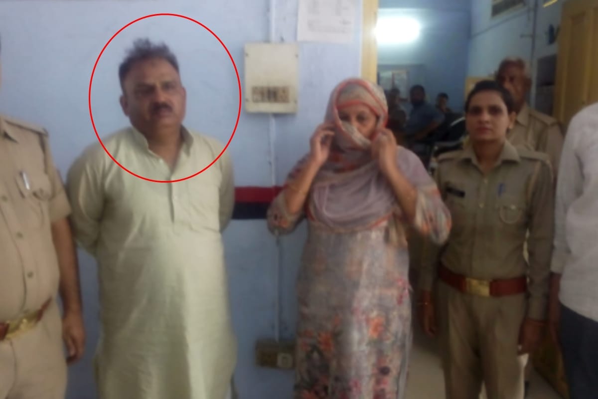 police arrested a fake JE who extorting money from people by calling himself minister