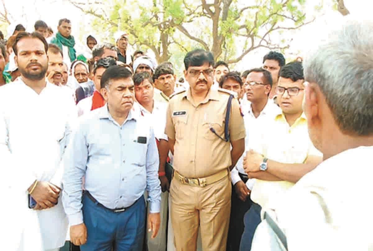 who died in train accident] there family members will get the land