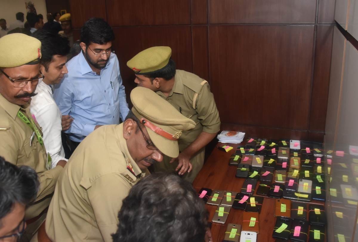 cm yogi adityanath strict in law and order review meeting officials submit mobiles