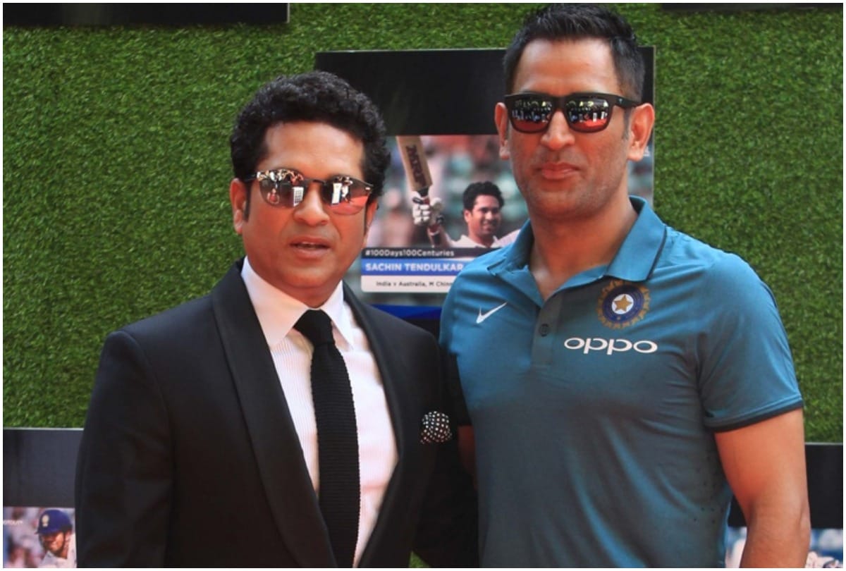 sachin tendulkar and ms dhoni signs contract with amfi for mutual fund sahi hain campaign