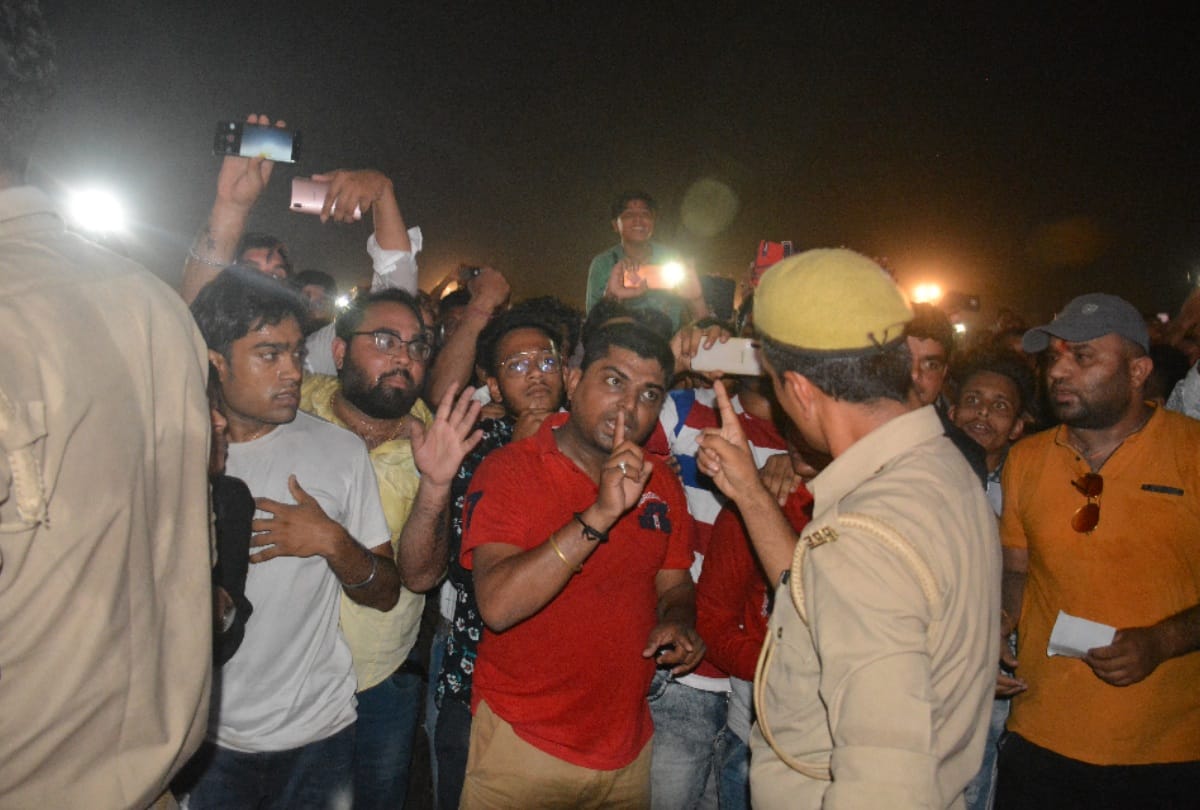 Ruckus in haryanvi dancer sapna chaudhary programme in moradabad
