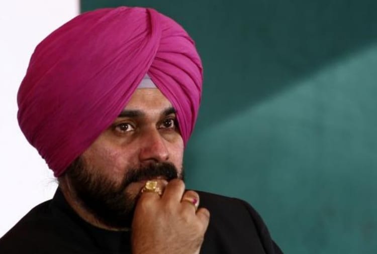 Navjot Singh Sidhu silent After Rahul And Priyanka Gandhi Meeting