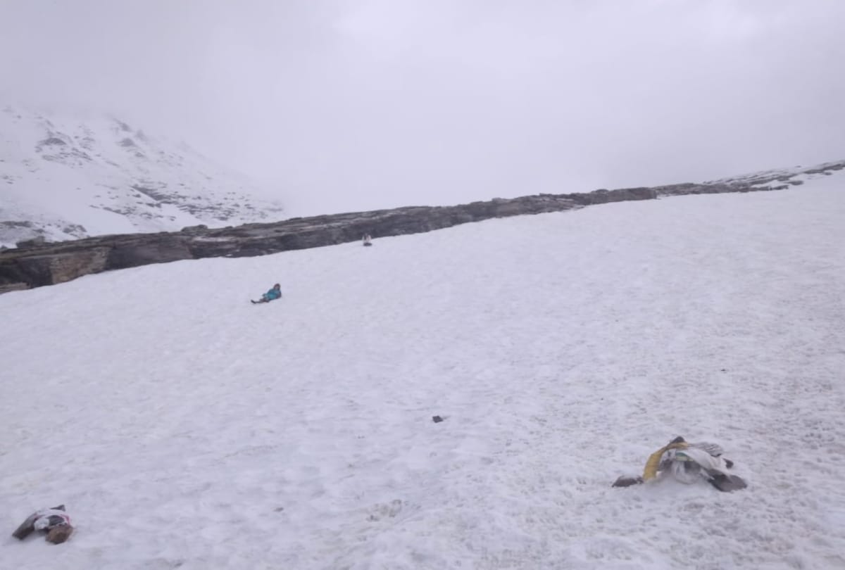 fresh snowfall at rohtang pass and rainfall recorded in shimla