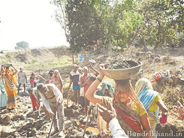 667 clean workers in the village panchayat, yet the dirt of the dirt