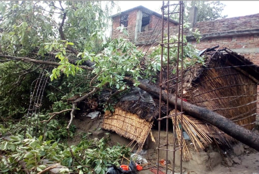 High Thunderstorm Destroy crops and house and one killed in uttarakhand 