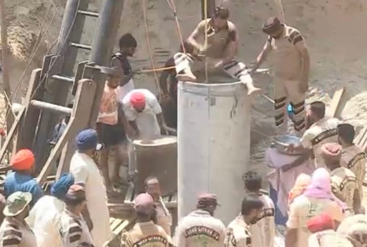 Locals protest over death of two-year-old, who fell in borewell in Punjab's Sangrur