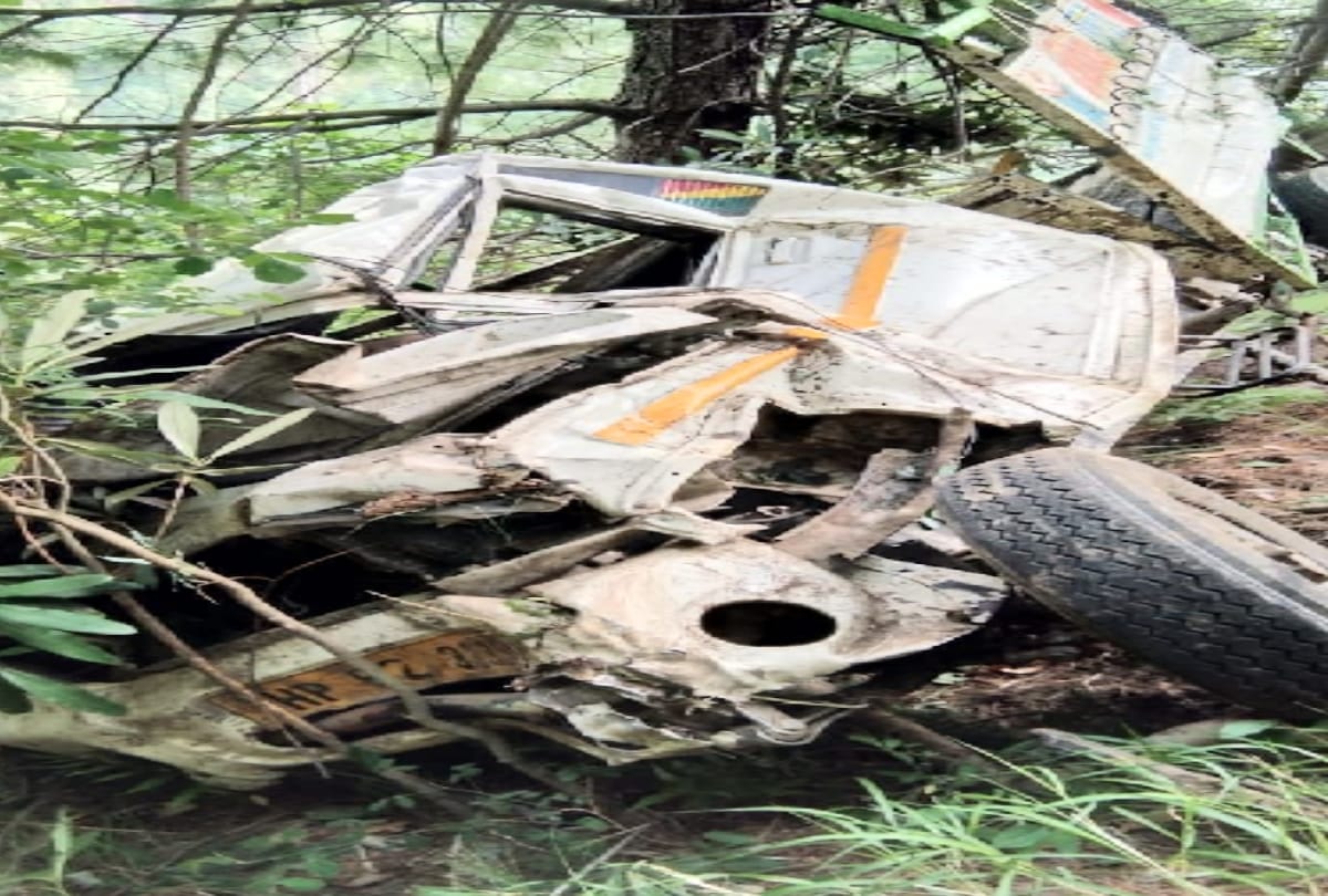 two died in pickup vehicle accident in nankhari rampur