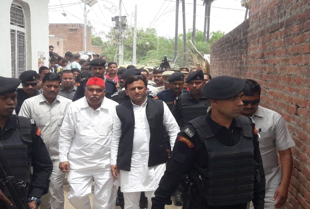 akhilesh yadav attacks on pm modi and mayawati