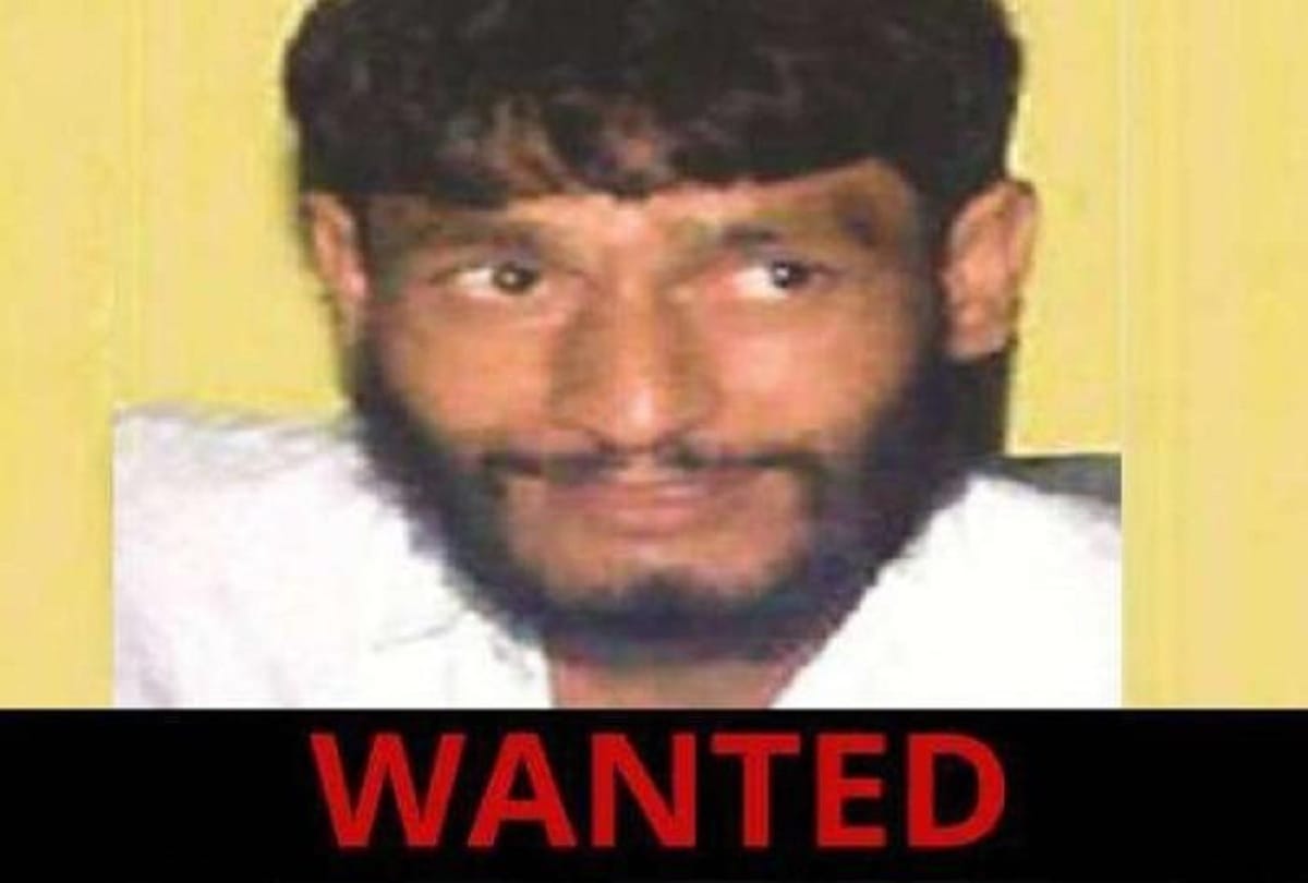 Terrorists who kidnapped the plane for the release of their own