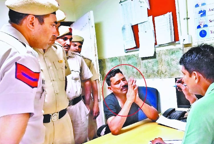 A policeman's Ruckus in Cantt hospital in Ambala