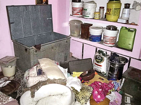 band ghar ka tala todakar chori