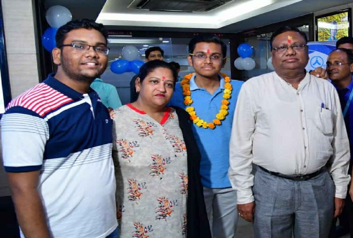 bhavik bansal of delhi tops aiims entrance exam