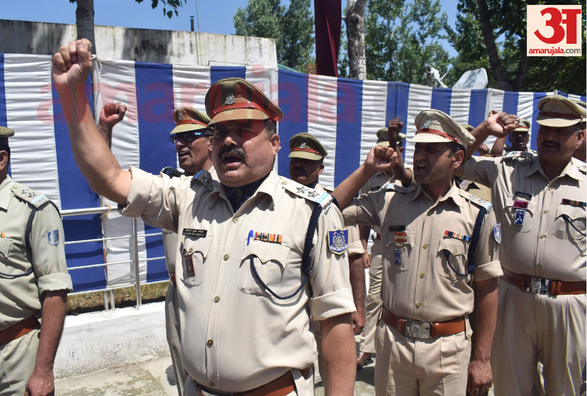 last rites of crpf anantnag martyred jawans in srinagar jammu kashmir