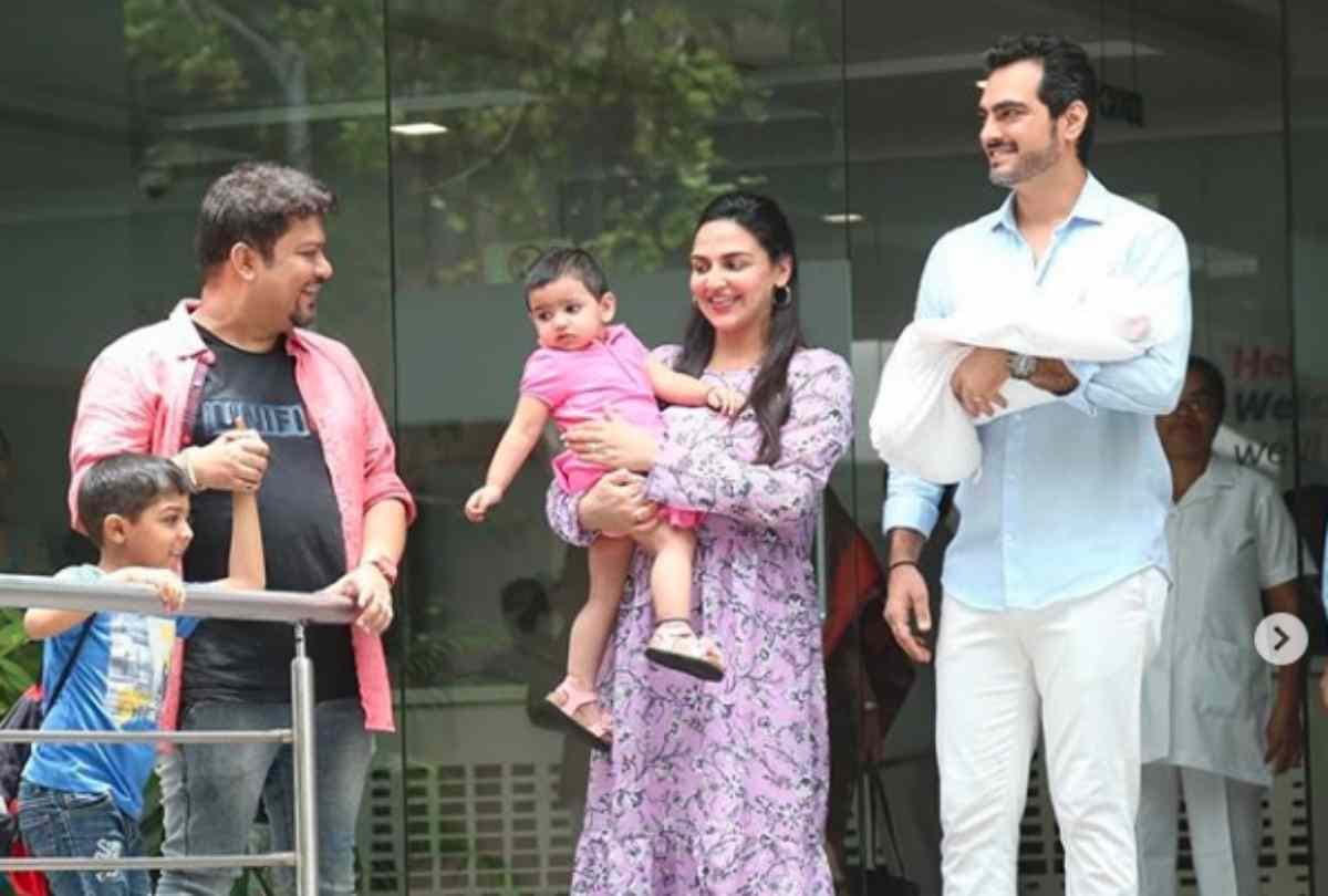 Happy Birthday Esha Deol: when Dharmendra CRYING BADLY at Esha Deol's wedding