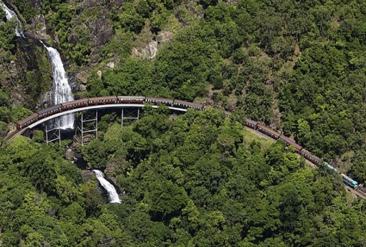 5 most dangerous railway track in the world where people breath stucks