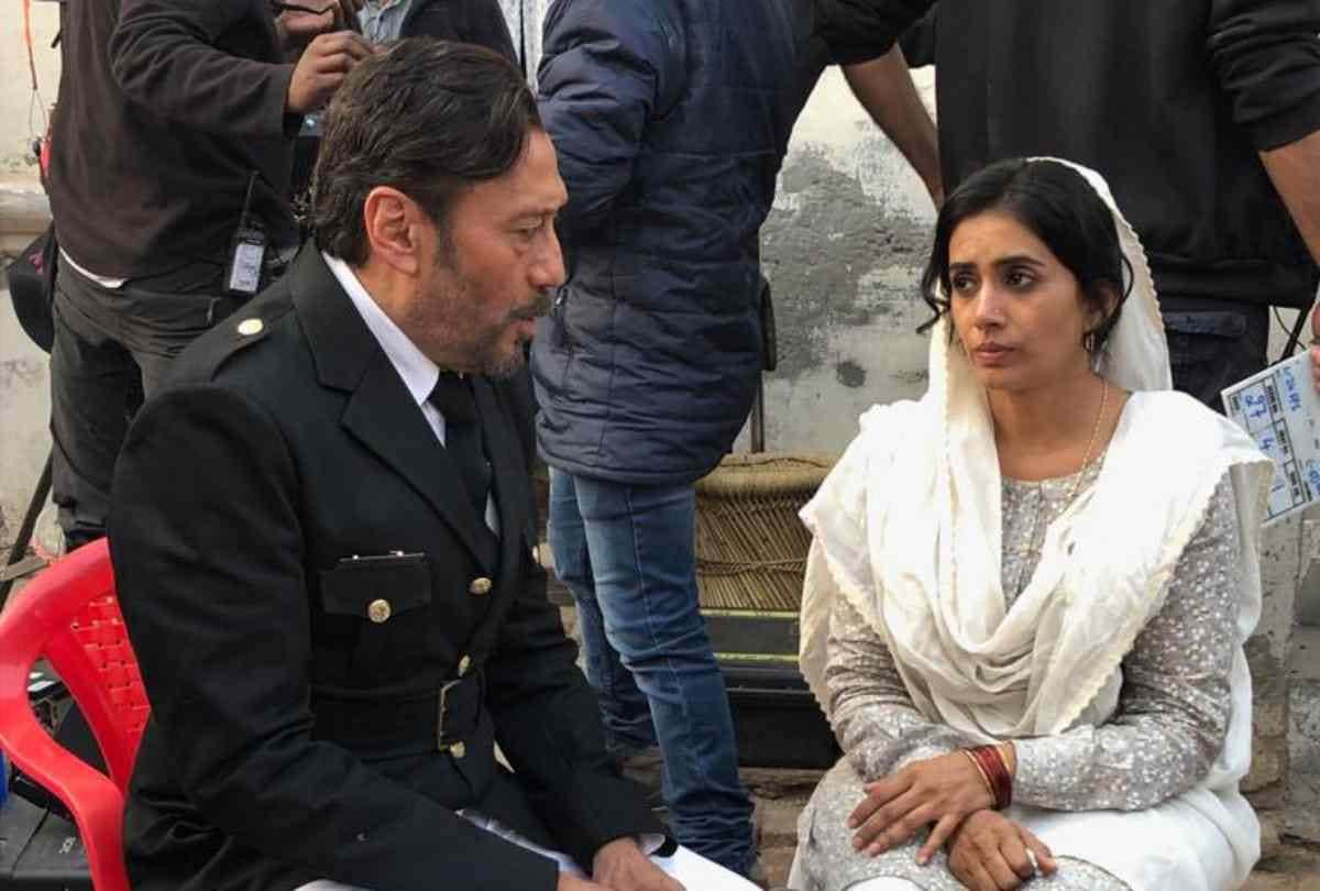 sonali kulkarni play salman khan mother role in bharat fans troll for 10 year age gap