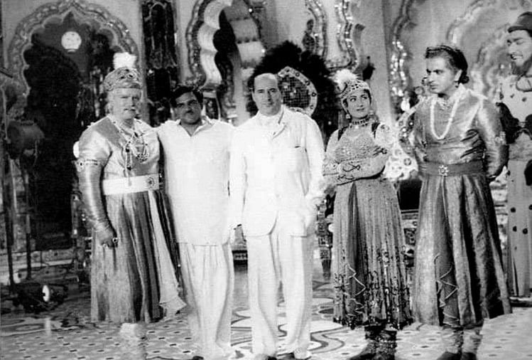 bollywood director k asif india biggest film mughal e azam here lesser known facts