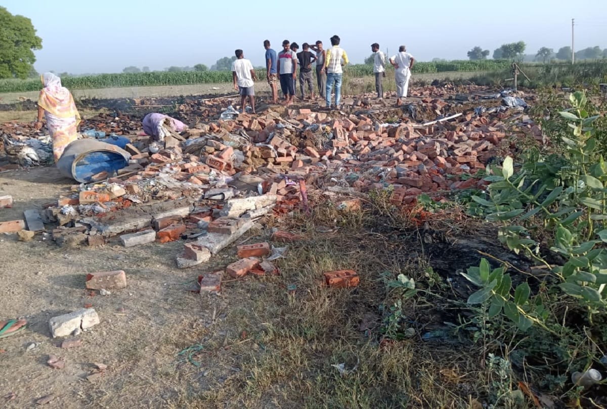 explosion while making Illegal cracker in pilkhuwa