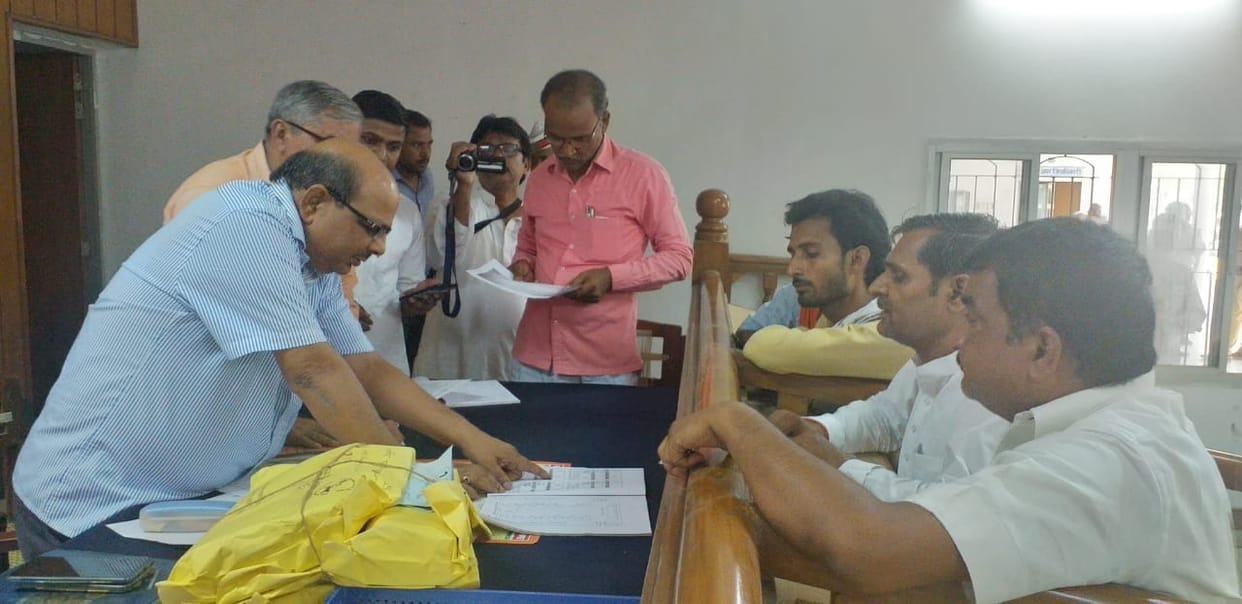 कोर्ट के आदेश पर हुई मतगणना