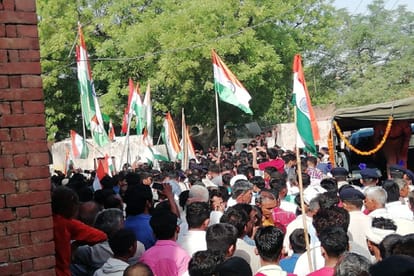 Martyr Satendra's dead body has reached his village and now the funeral will be done
