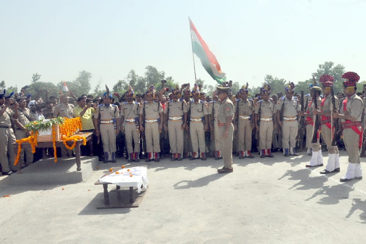 Martyr Satendra Kashyap was cremated remains in village of Shamli