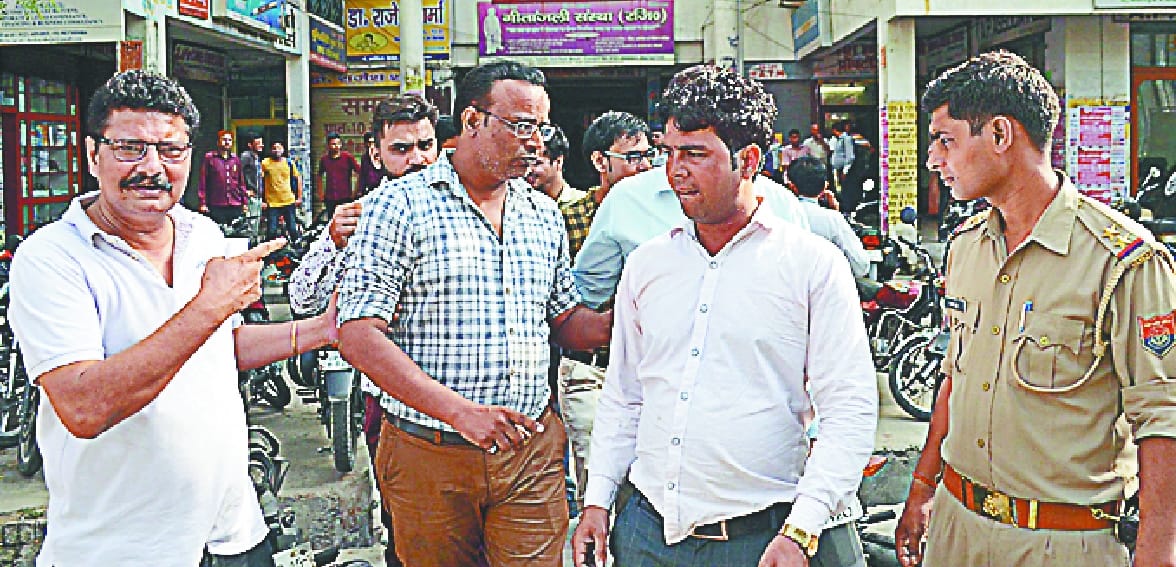 Health Department Team busted fetal gender test in Meerut and two accused arrested