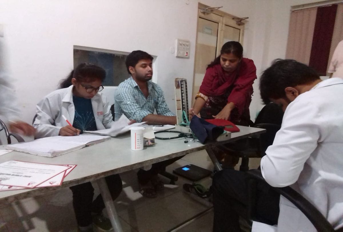 World Blood Donors Day Donors Donating In Agra Division Donating At Amar Ujala Foundation Centres