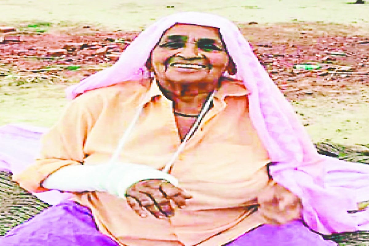Shooter Dadi Chandro Tomar's right hand broken in house