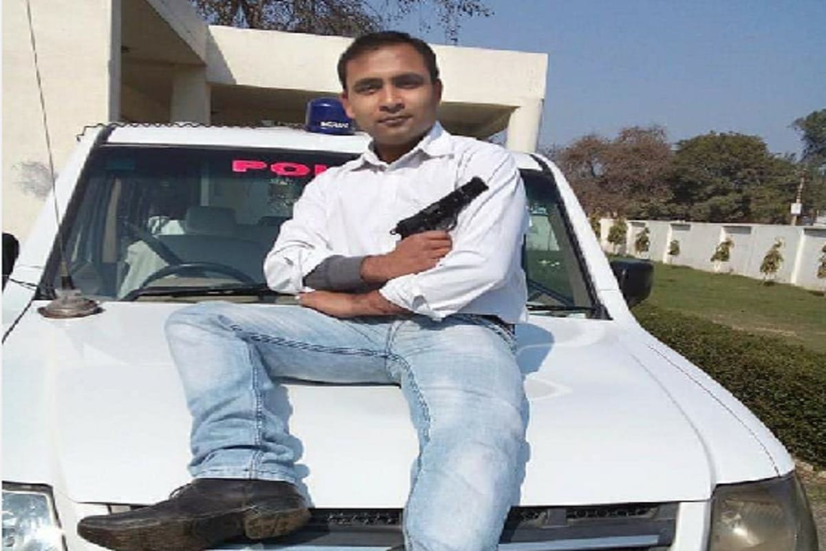 A soldier fired several of his license pistol in uniform in Meerut