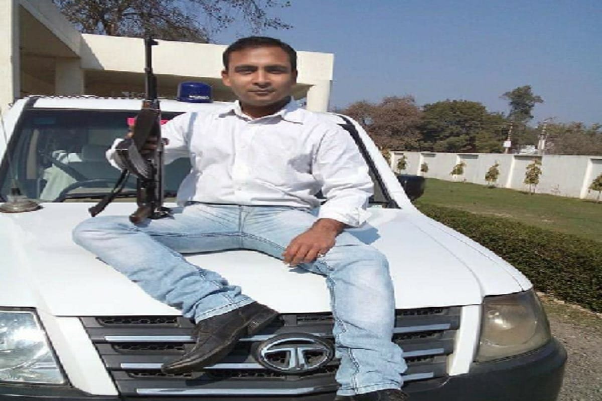A soldier fired several of his license pistol in uniform in Meerut