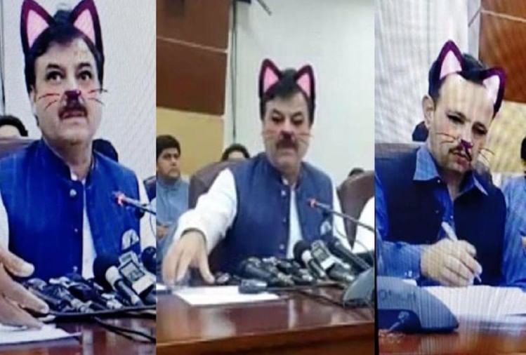 फेसबुक लाइव में गलती से लगा कैट फिल्टर, बिल्ली की तरह नजर आए पाकिस्तानी मंत्री Cat Filter Used