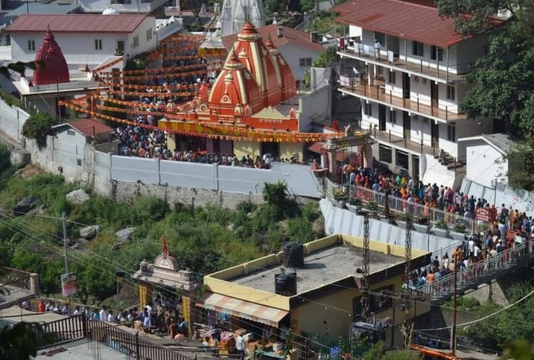 kainchi Dham Neem Karoli Baba had blessed Forest Minister Chaudhary Charan Singh to become PM