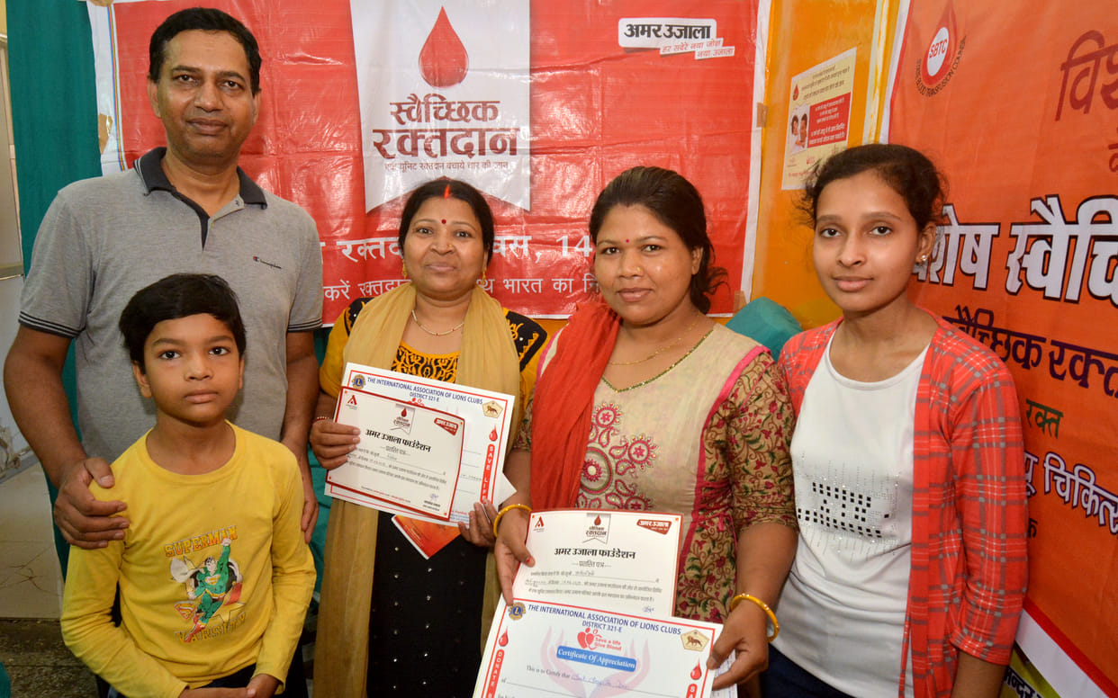 Amar Ujala Foundation Campaign 6969 people donate blood in over 70 camps