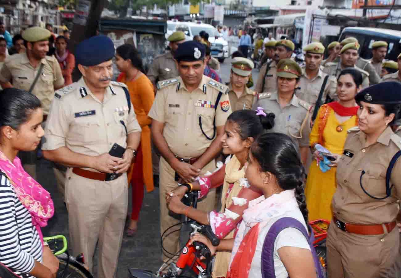 old lady answered to IG in kanpur, people began to laugh
