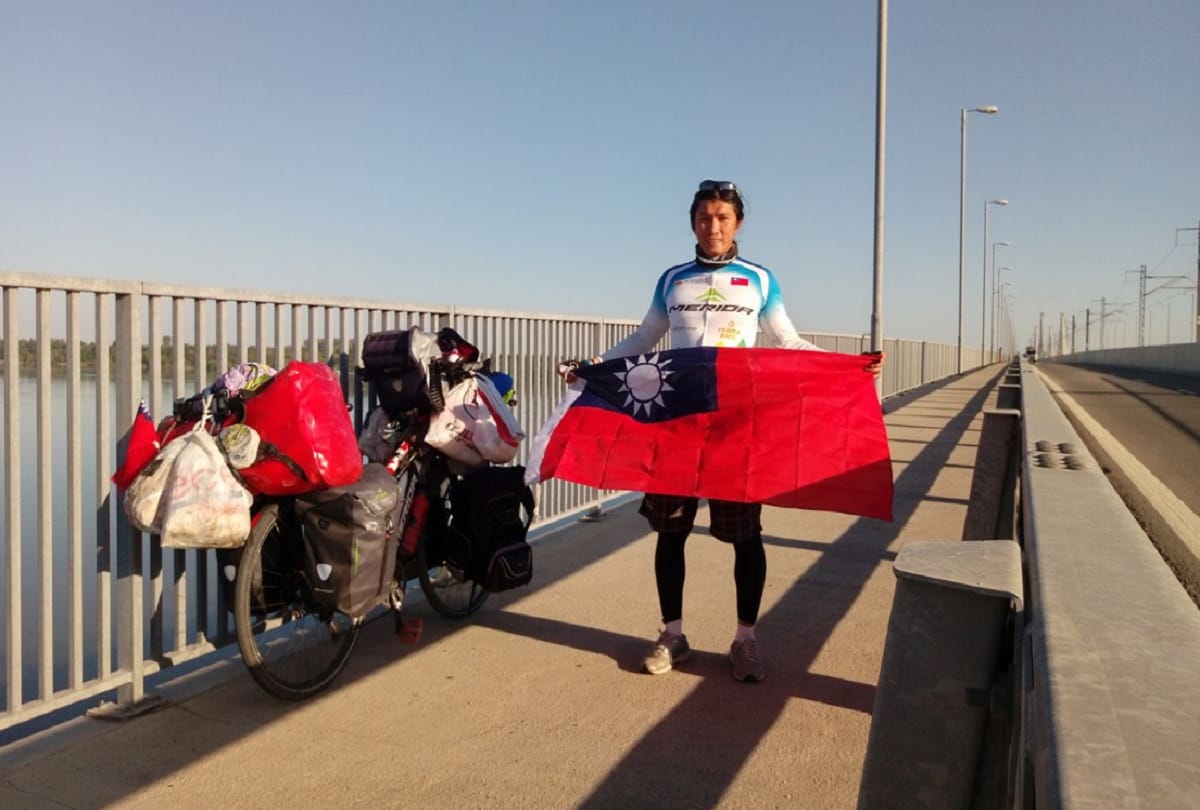 Taiwan man seeing the world by bicycle after quit his job Four years ago