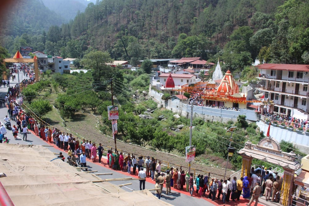 coronavirus in uttarakhand latest news : kainchi dham annual fair canceled