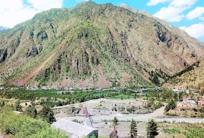 950 sheeps and goats died after avalanche fall on shepherd Halt in lahaul spiti