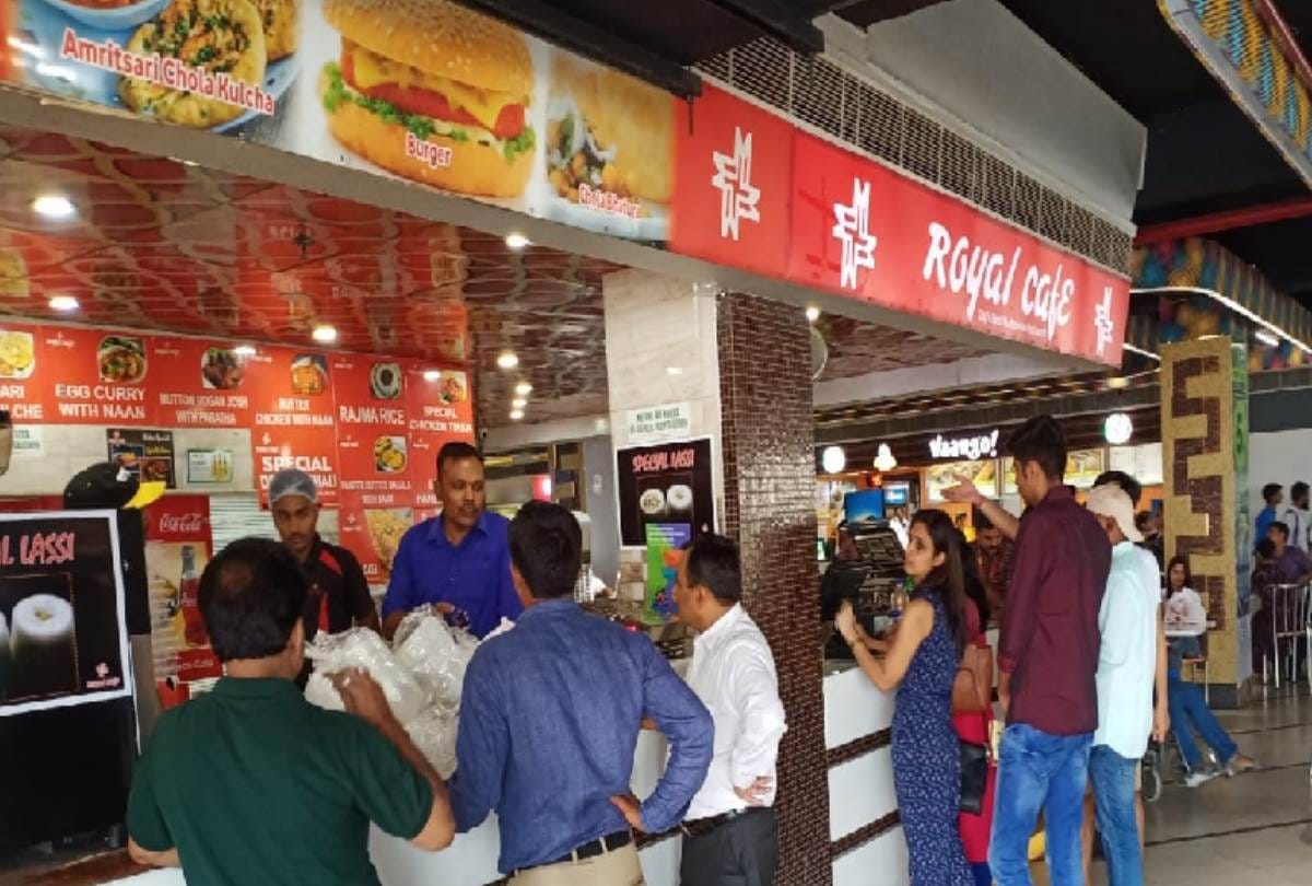 nagar nigam team raid on sahara ganj mall in lucknow