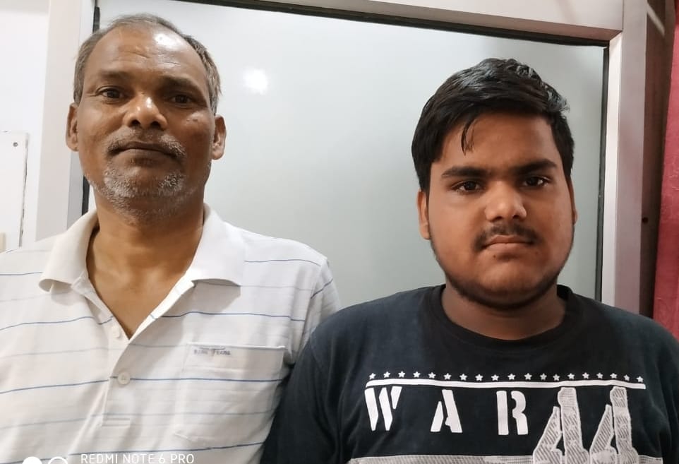 Hawker's son Shubham Kapariya selected in JEE Advance.