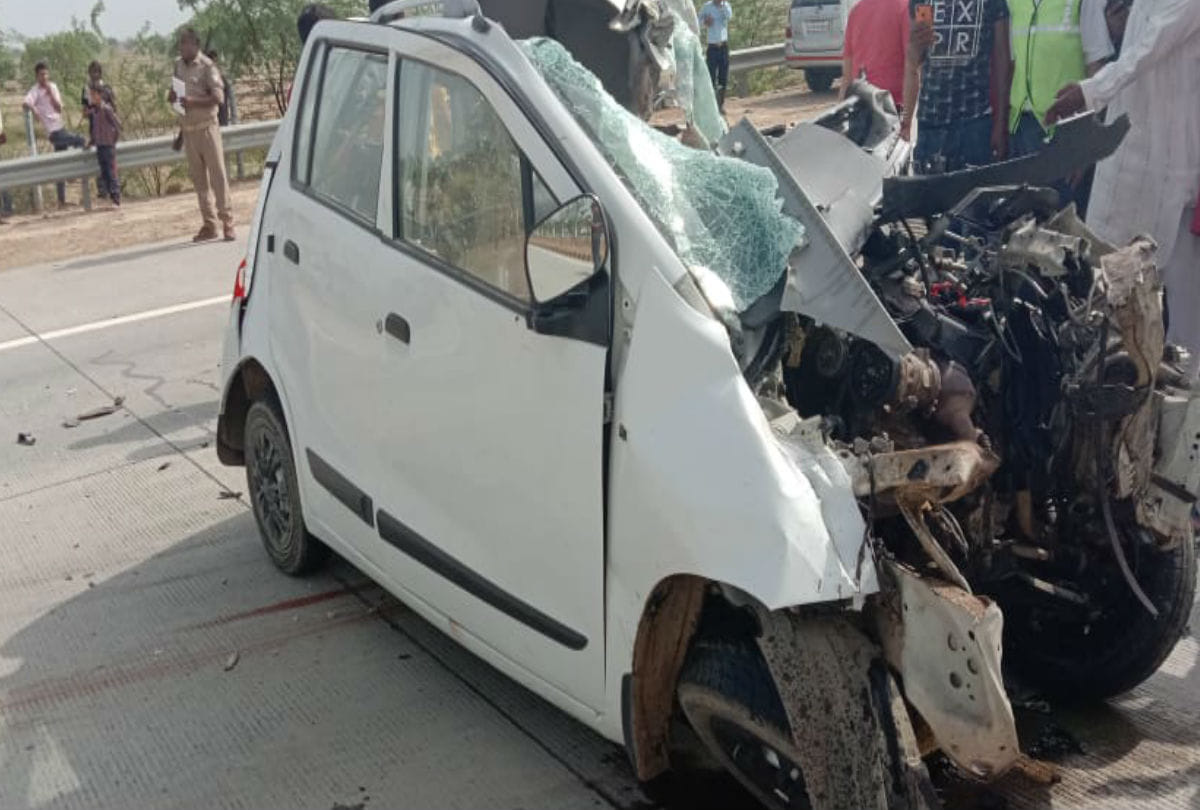 Horrific Accident at Yamuna Expressway Eight Died