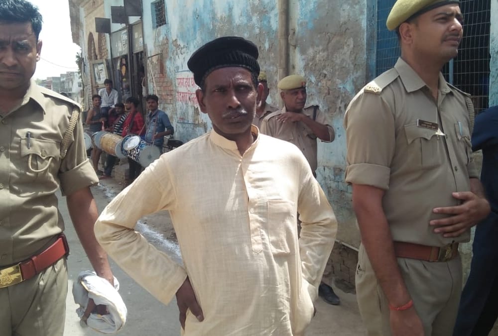Ikbal Ansari had to wait outside because udhav thackeray was was in campus.