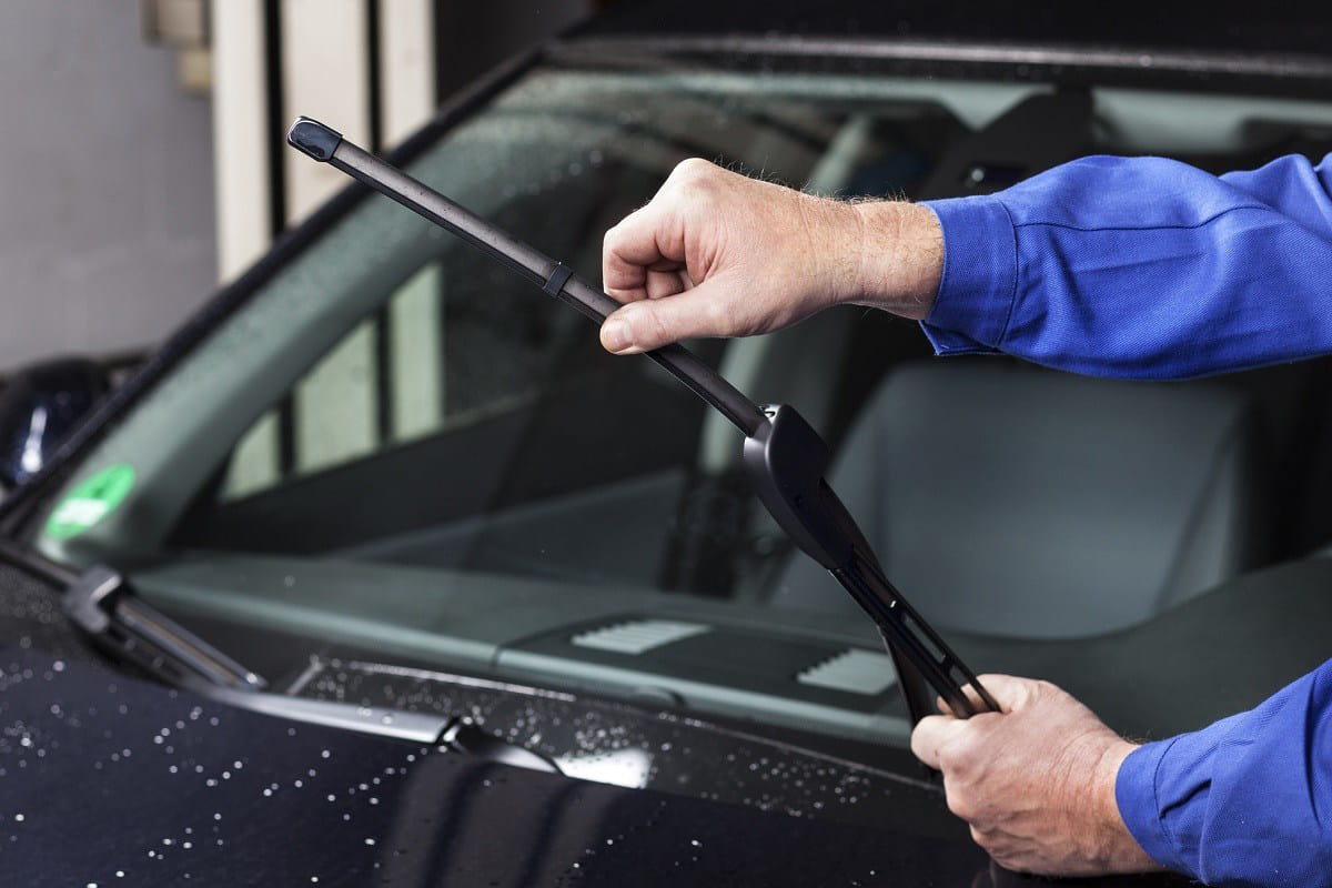 How to save car windshield from wipers in rainy season