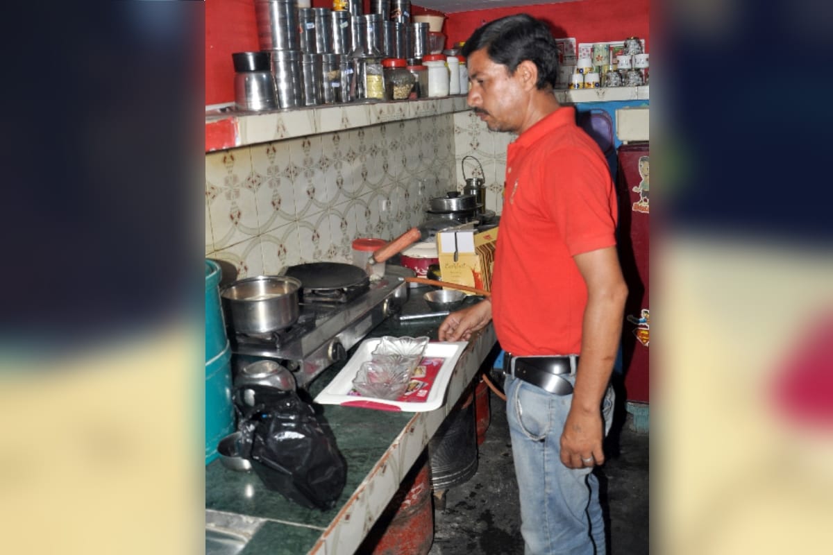Fathers Day 2019: sanjeev and harun did not marry again for the sake of their children in shamli
