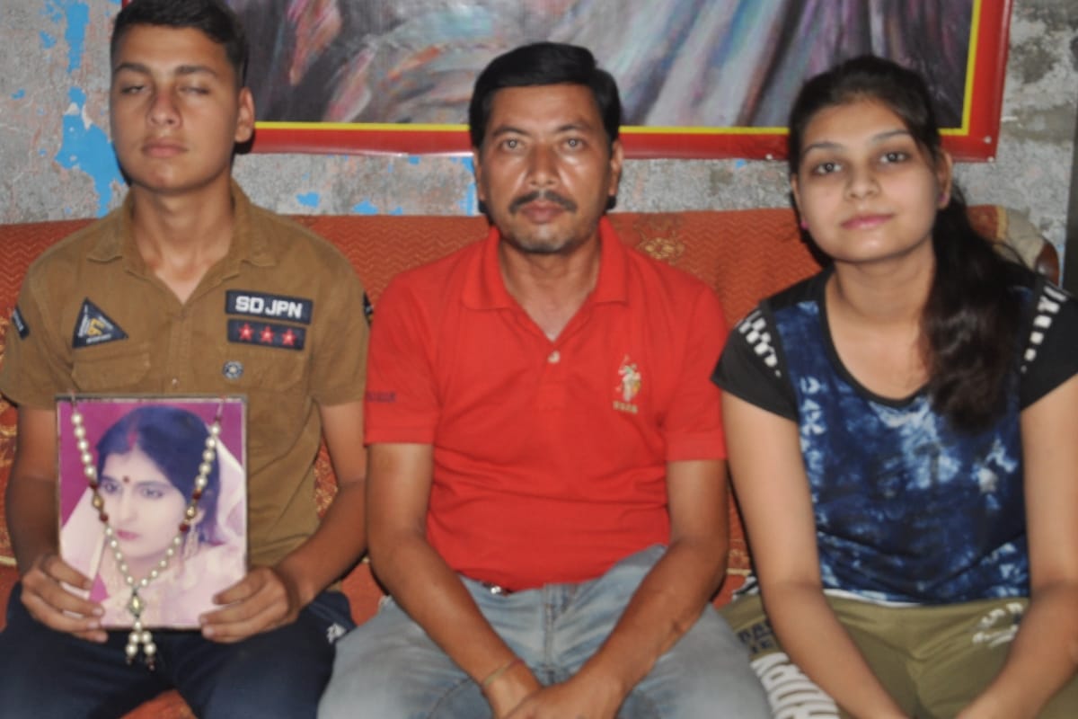 Fathers Day 2019: sanjeev and harun did not marry again for the sake of their children in shamli