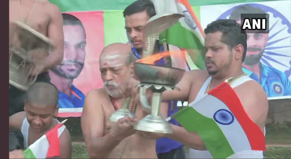 ganga aarti performed india pakistan match cricket world cup 2019 in Varanasi