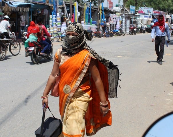 Mercury reached 42 degrees, people with heat become helpless