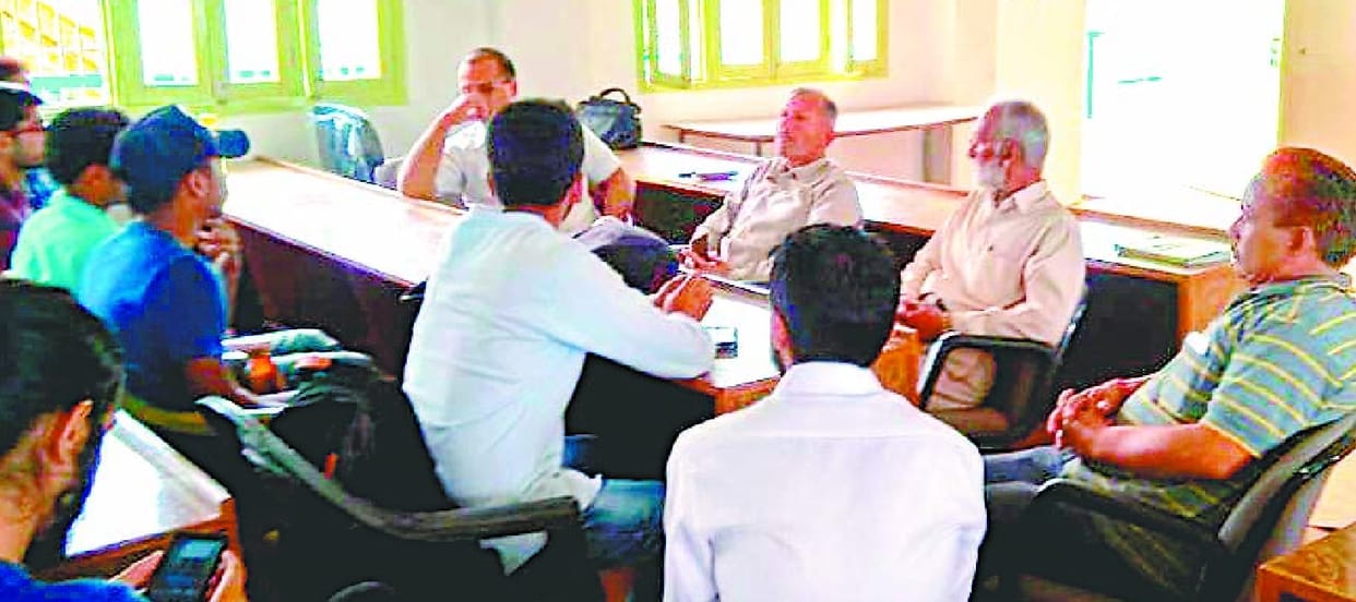 Students will go to the university on the streets