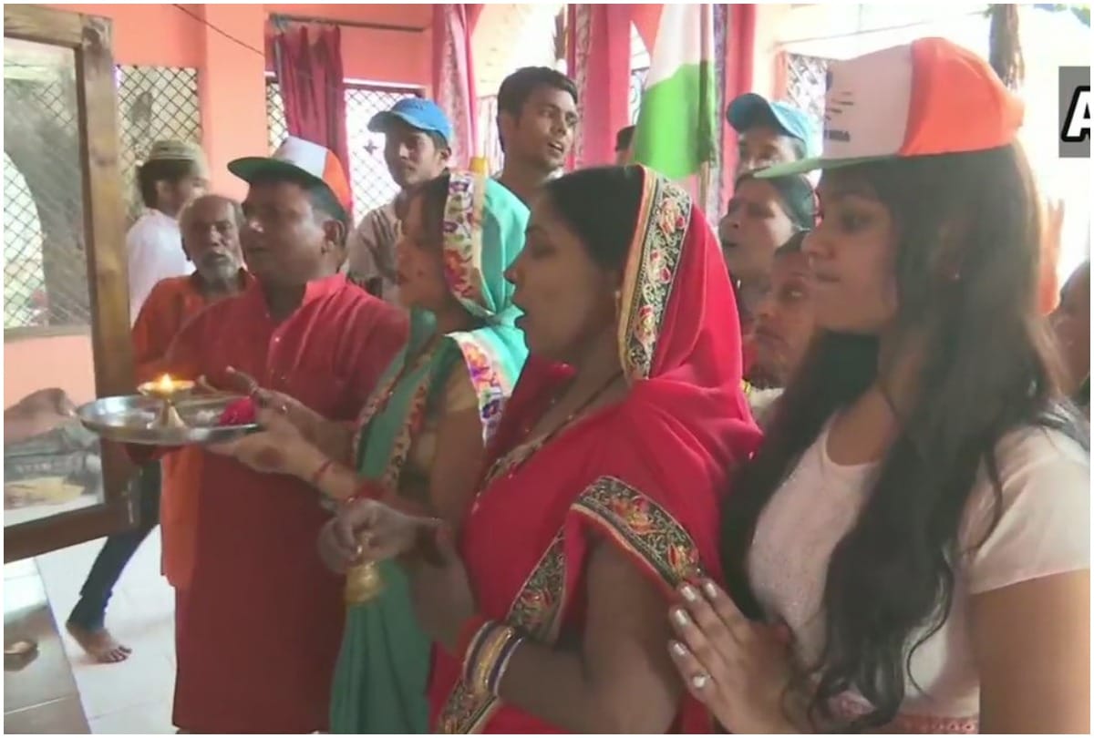 World Cup 2019:Indian Cricket Fans preformed Havan and Aarti ahead of India Pakistan match